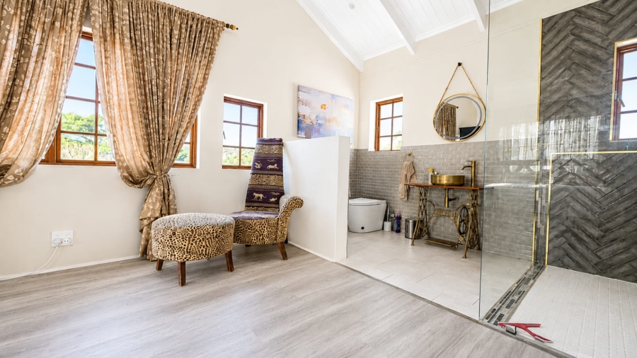 5 Bedroom Property for Sale in Stilbaai Wes Western Cape